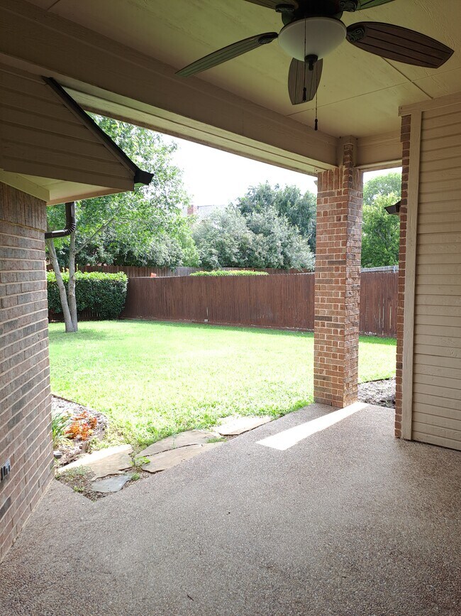 Building Photo - 401 Shumard Oak Trail