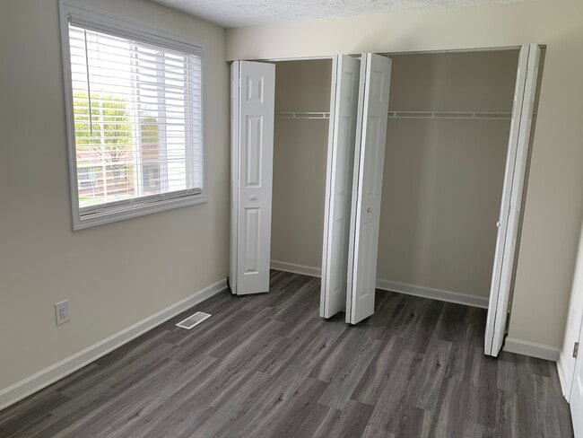 Building Photo - 5815 Whitfield Ct
