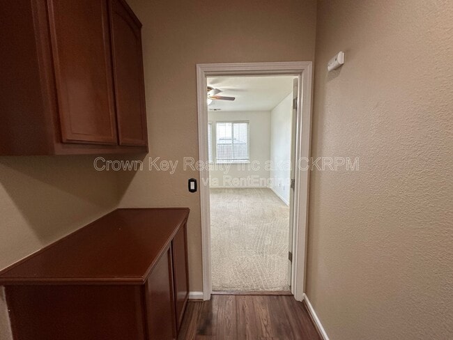 Building Photo - 2568 Tapestry St