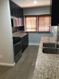 Newer Stove and Range - 1250 Huntington Dr