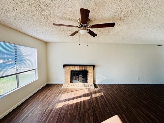 Building Photo - 43214 Archwood Way