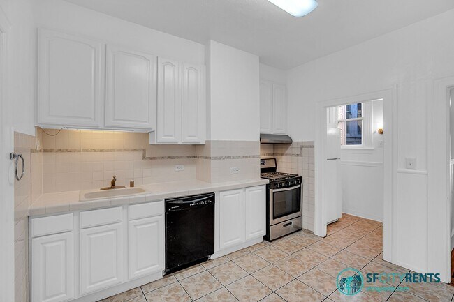 Building Photo - Cole Valley: Top Floor Edwardian Flat w/ F...