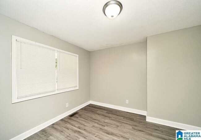 Building Photo - 1578 Cunningham Dr