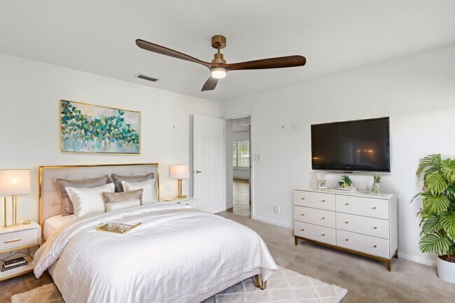 Building Photo - 2700 Yarmouth Dr