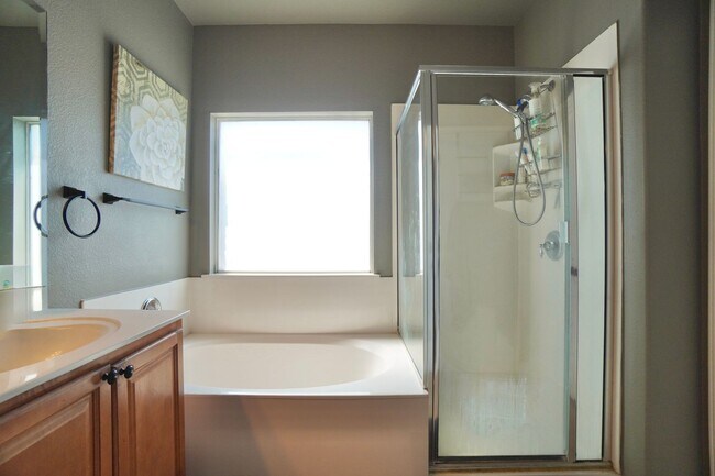 Building Photo - 18621 Dry Pond Dr