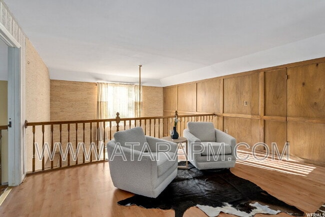 Building Photo - 1577 E Tomahawk Dr