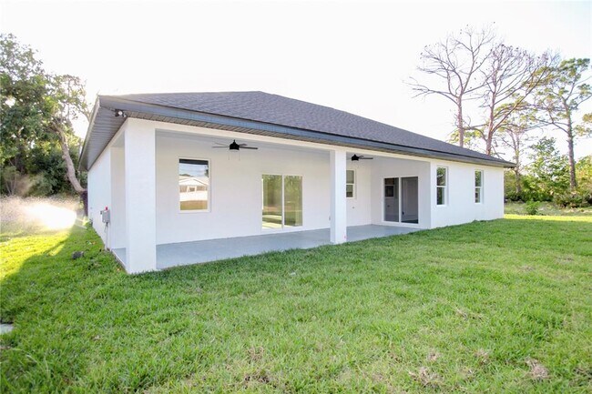 Building Photo - 4000 Garienda Ave