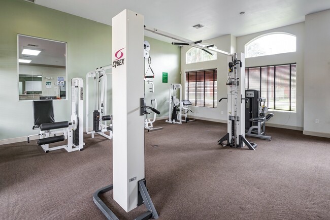 Building Photo - Crossings at University