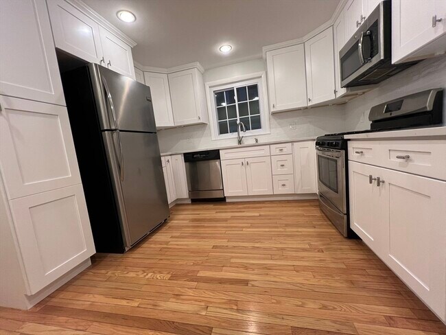 Building Photo - 67 Commonwealth Rd