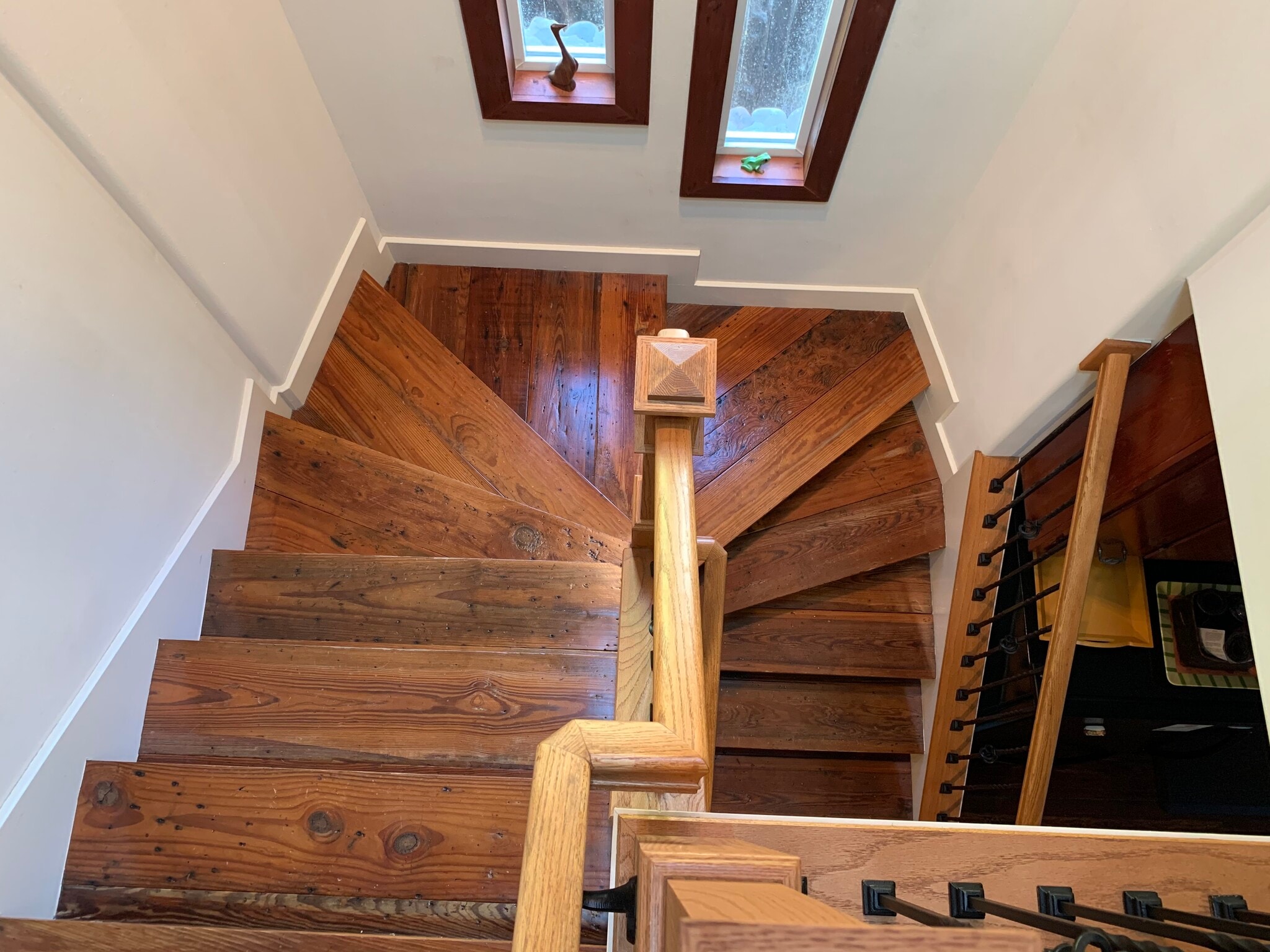 Winder staircase leads to room. - 905 Prospect Ave
