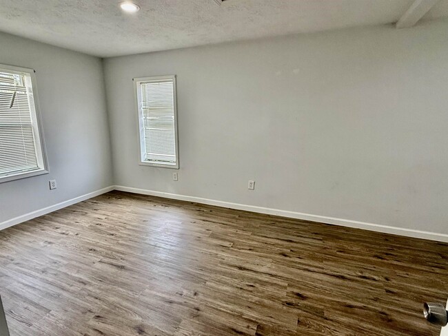 Building Photo - 1617 N Jake St