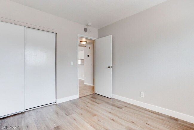 Building Photo - 1810 Bartoli Dr