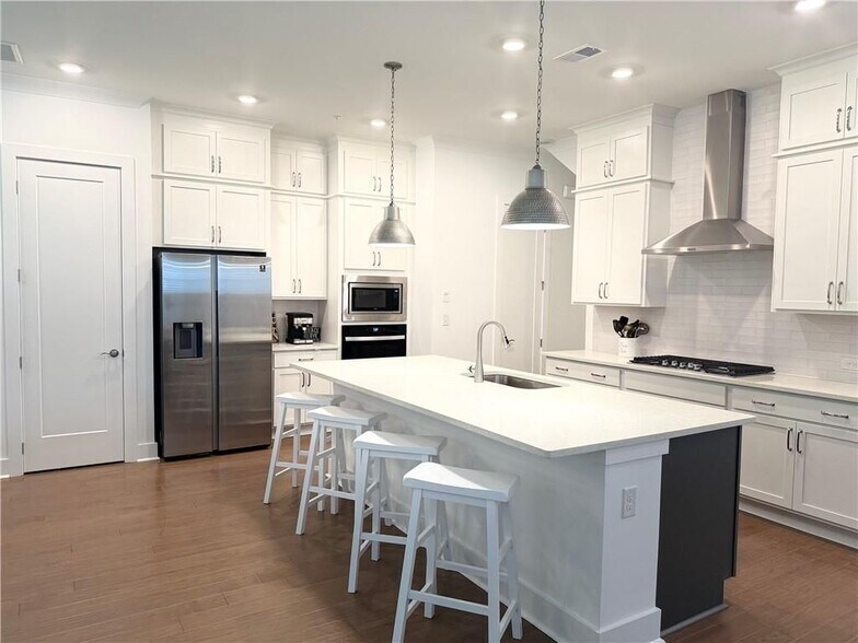 Building Photo - 1110 Harper Dr