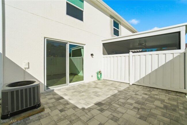 Building Photo - 3009 Palmetto Oak Dr