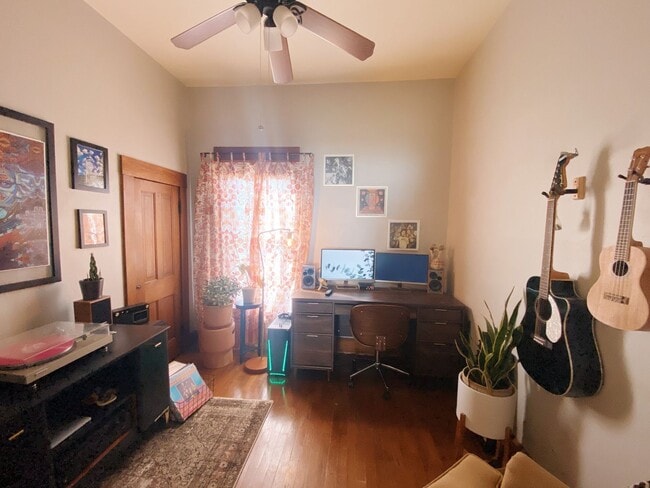Building Photo - Charming 2 Bedroom bungalow in Old Town Fort Collins!