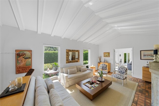 Building Photo - 1281 S Venetian Way