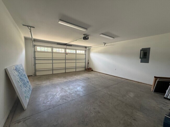 Building Photo - For Rent Clemmons!!