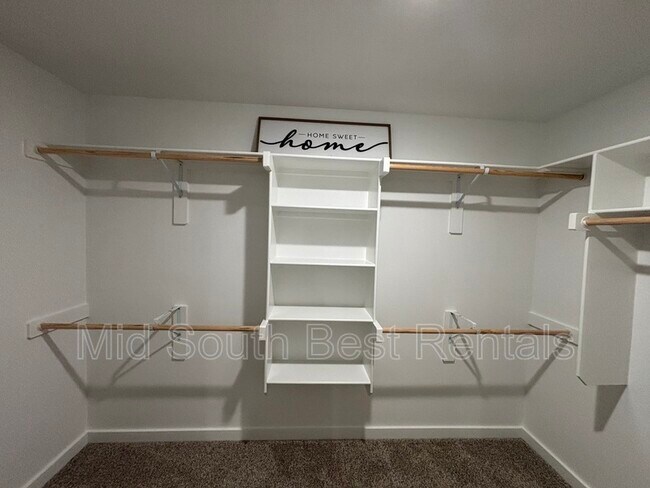 Building Photo - 260 Alyece Ln