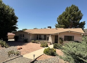 Building Photo - HOUSE - VILLAGE OF OAK CREEK