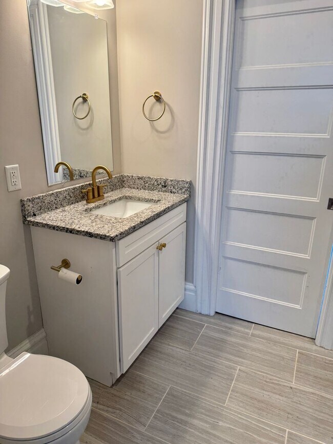 Building Photo - Fox Park 3 Bedroom, 2 1/2 Bath Updated His...