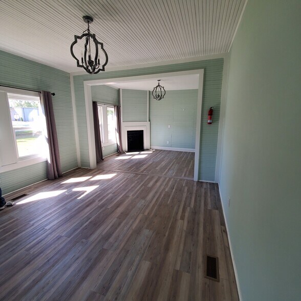 Dining and Living - 1423 Lucas St