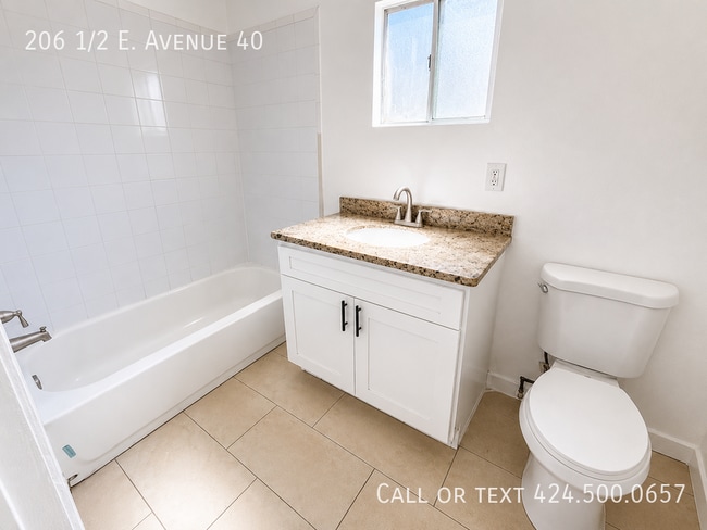 Building Photo - 206 1/2 E. Avenue 40-