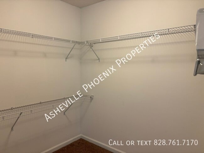 Building Photo - 22 Shackleford Dr