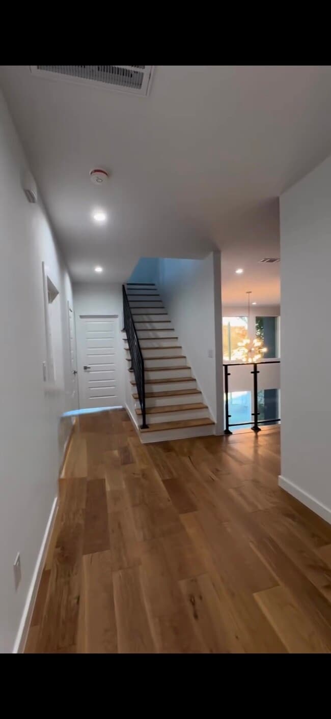 Building Photo - 1400 Edgemont Ave