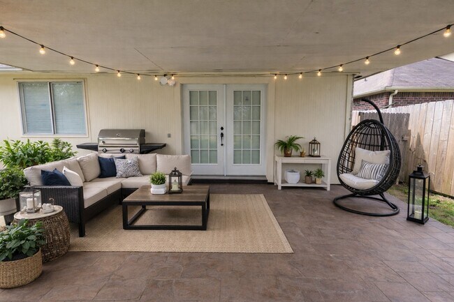 Building Photo - 14619 Golden Cypress Ln