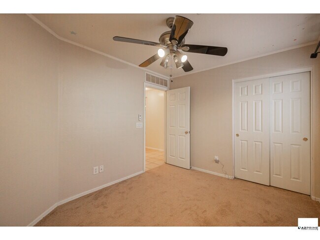 Building Photo - 6715 S 35th Dr