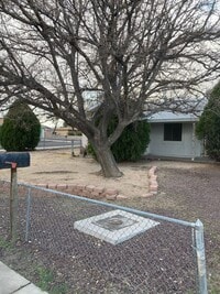 Building Photo - Spacious Home with Great Potential in Southwest Albuquerque