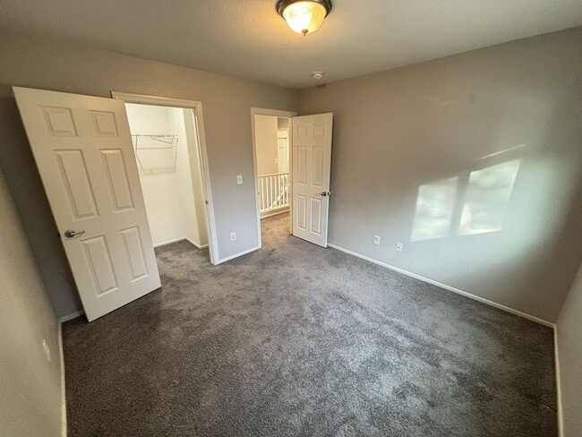 Building Photo - Gorgeous 3Bed/2.5Bath/2Car, 2-Story Home located in Spring Valley- $300 Off Move in Fees!