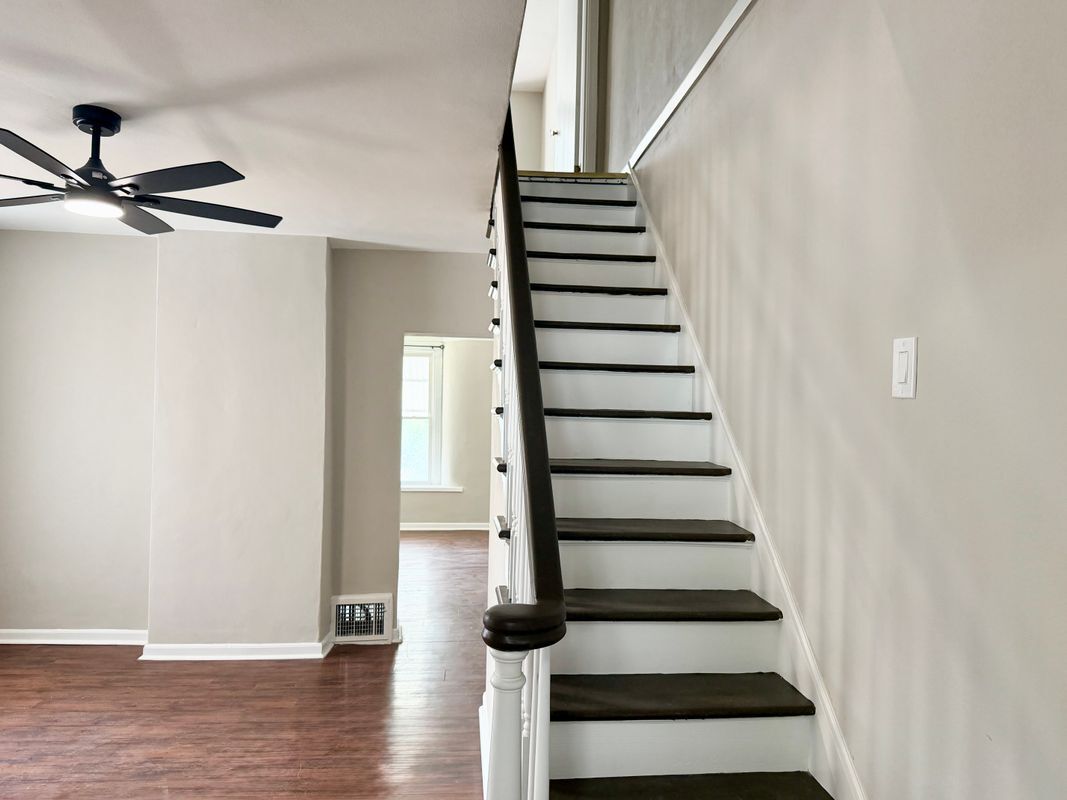 Building Photo - 1928 Macklind Ave