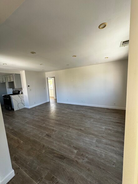 Plenty of room for a small dining table and chairs - 8532 Vine Valley Dr
