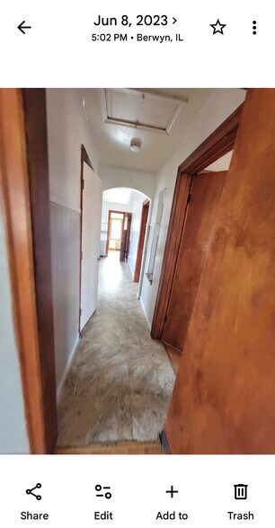 Building Photo - 2536 Ridgeland Ave