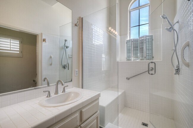 Building Photo - 2338 Cartegena Way