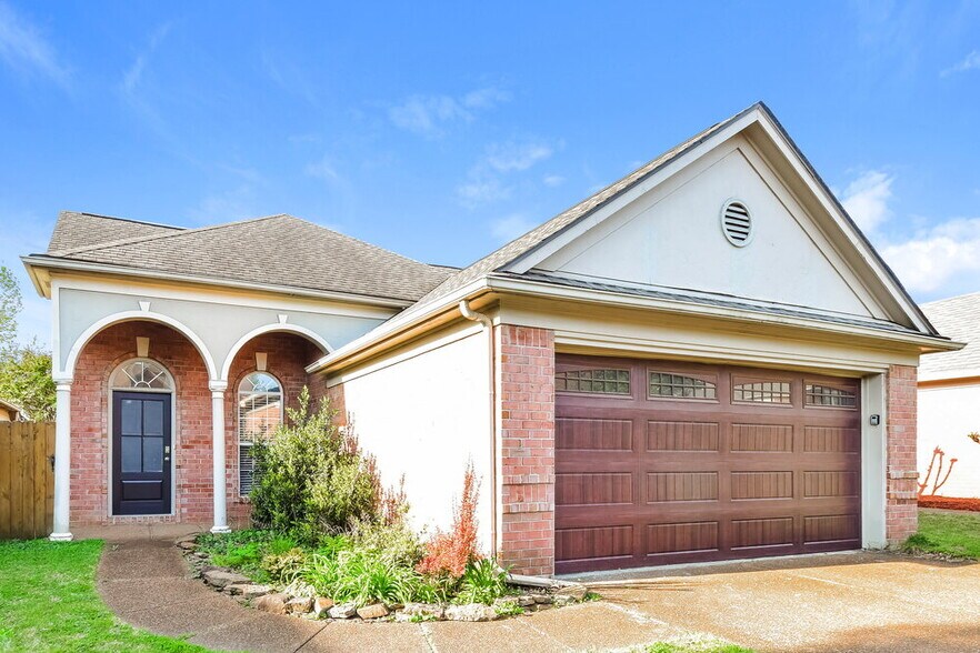 Building Photo - 7443 Glennmere Way