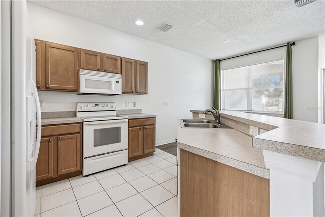 Building Photo - 571 Shoreham Ct NE