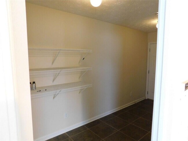 Building Photo - 479 Leaflet Ives Dr