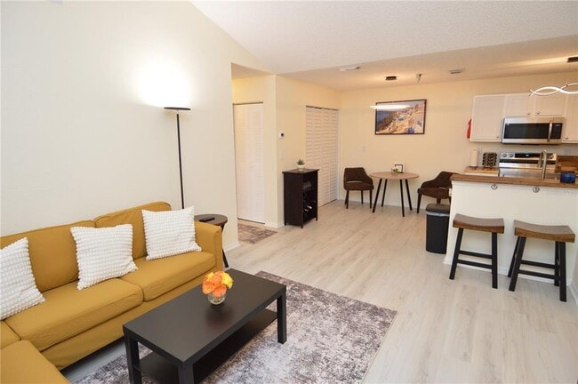 Building Photo - 10263 Gandy Blvd N