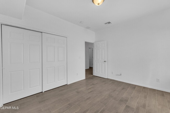 Building Photo - 657 Bariloche Dr