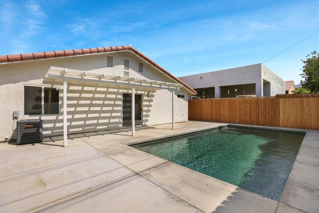 Building Photo - 53405 Avenida Rubio