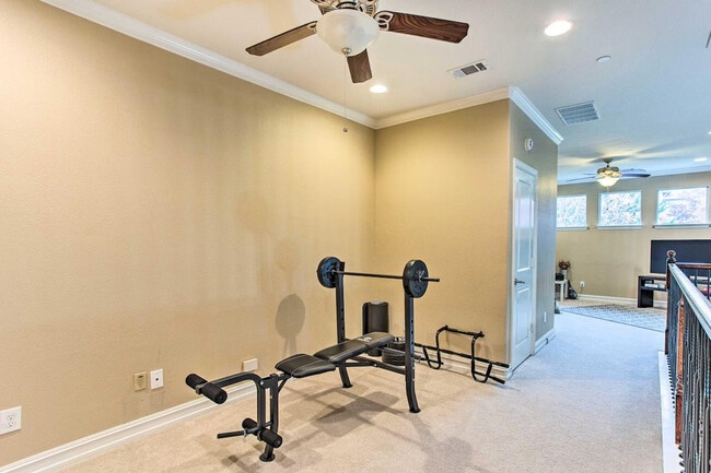 Building Photo - 4745 Durham Dr