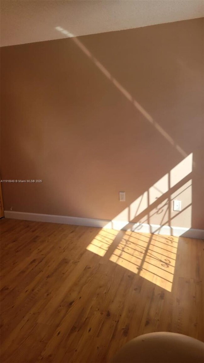 Building Photo - 914 NW 106th Ave Cir