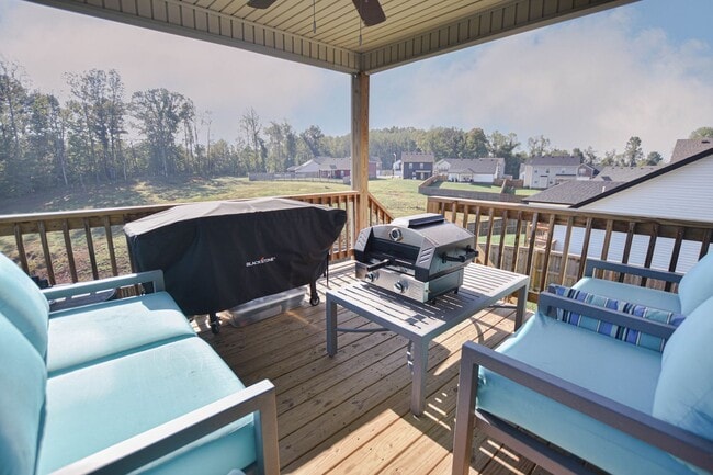 Building Photo - Pet Friendly Four Bedroom with Basement!