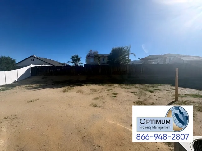 Building Photo - Spacious 4-Bedroom 2-Bathroom Home with Fireplace & Large Backyard