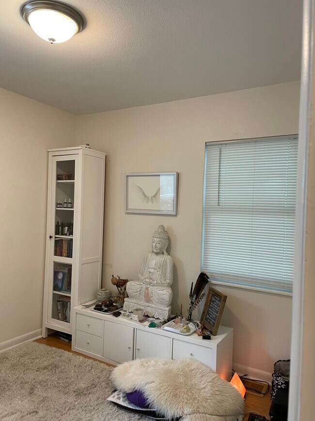 Building Photo - 4706 E Dartmouth Ave