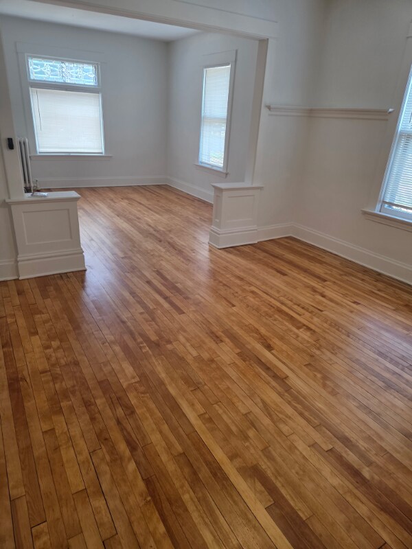 Building Photo - 822 W 35th St