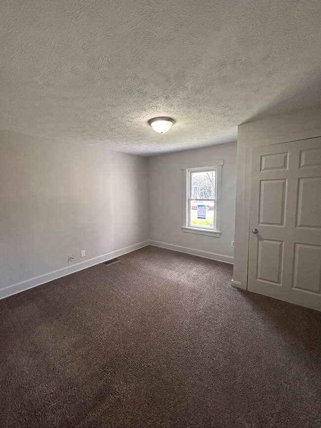 Building Photo - 4205 Robinwood Dr