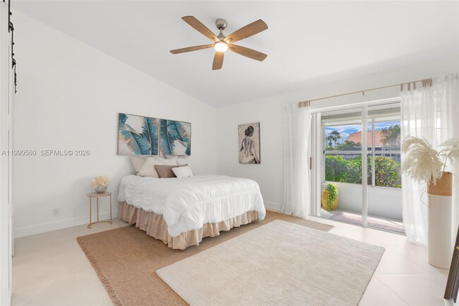 Building Photo - 15465 Lake Magnolia Pl